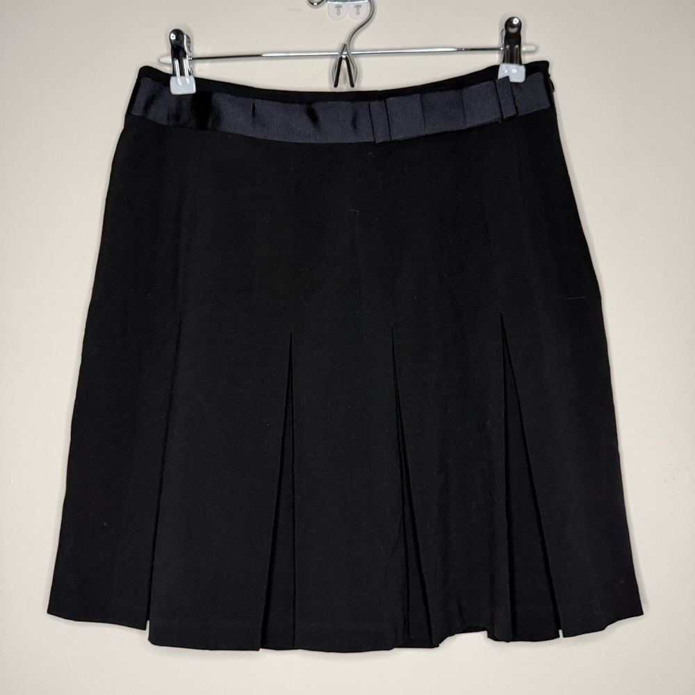 WHBM Black Pleated Preppy Ribbon Bow Detail Black Mini Skirt